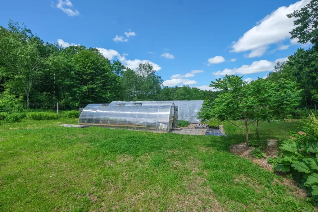 334 River Road Richmond ME 04357