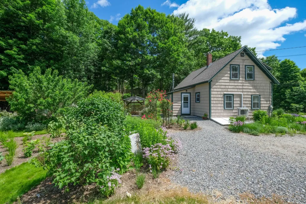 334 River Road Richmond ME 04357