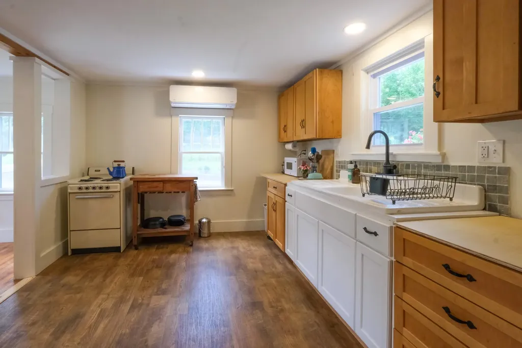 334 River Road Richmond ME 04357