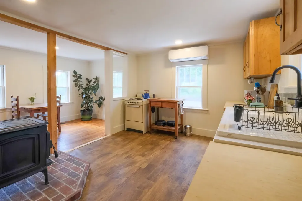 334 River Road Richmond ME 04357