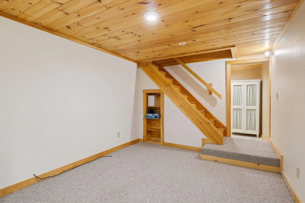 8 Solitude Lane Bridgton ME 04009