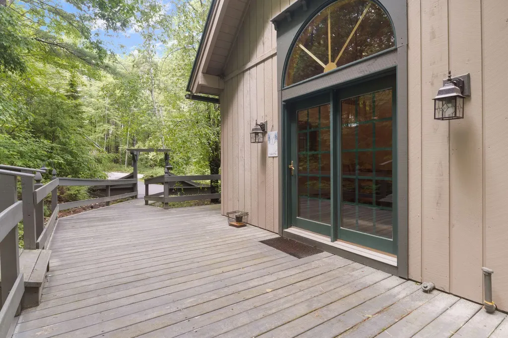 8 Solitude Lane Bridgton ME 04009