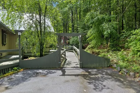 8 Solitude Lane Bridgton ME 04009