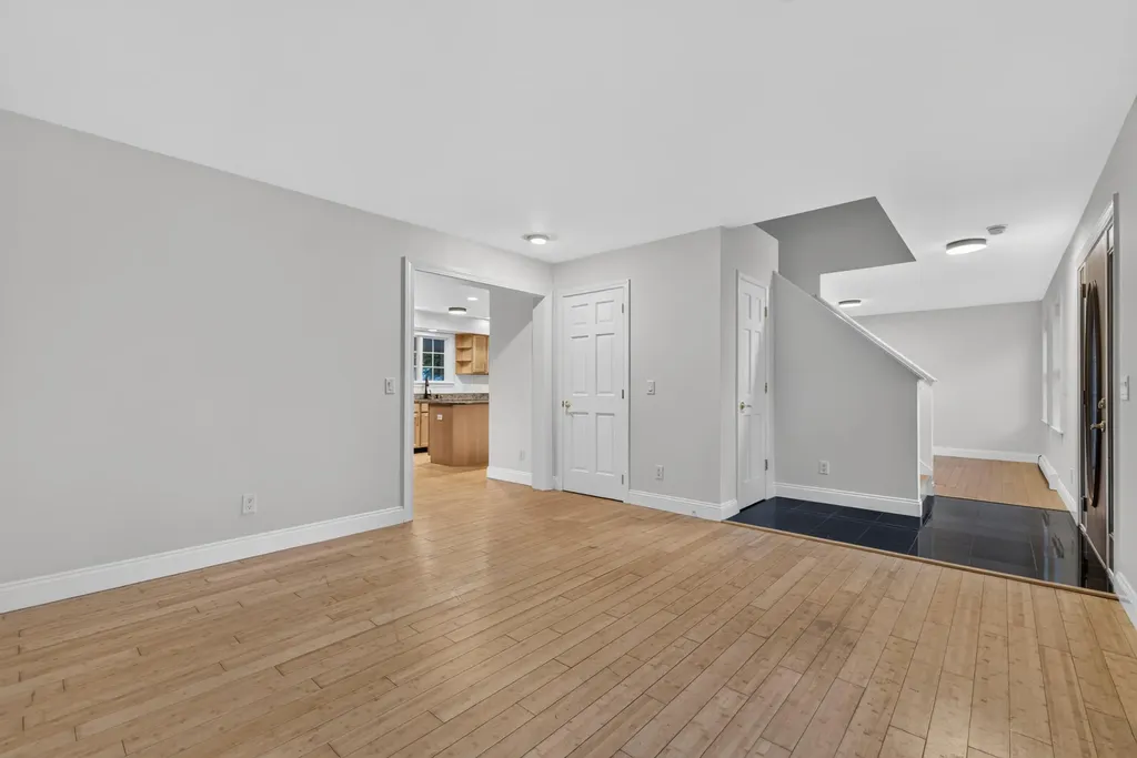 9 Hemlock Drive Topsham ME 04086