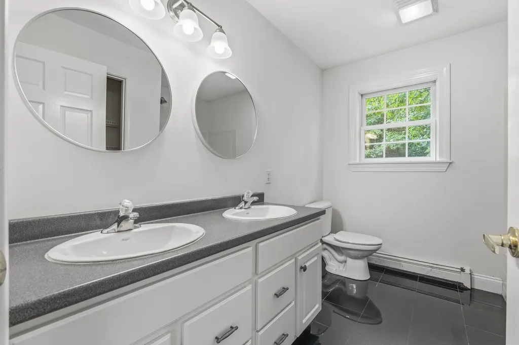 9 Hemlock Drive Topsham ME 04086