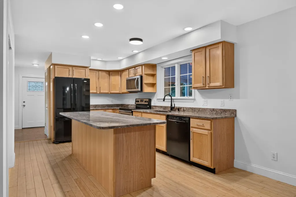9 Hemlock Drive Topsham ME 04086