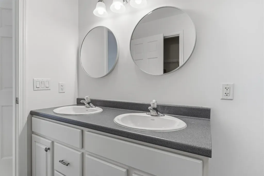 9 Hemlock Drive Topsham ME 04086