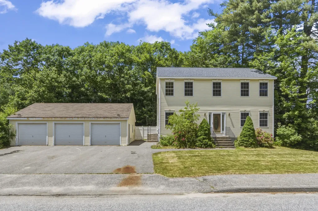 9 Hemlock Drive Topsham ME 04086