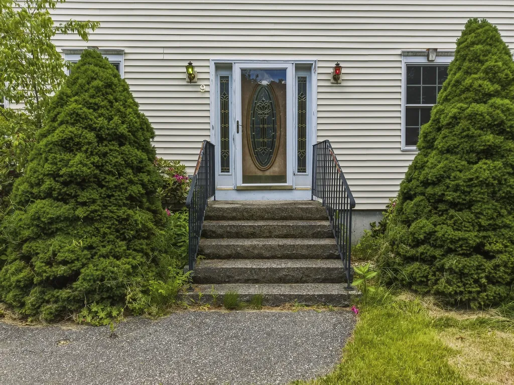9 Hemlock Drive Topsham ME 04086
