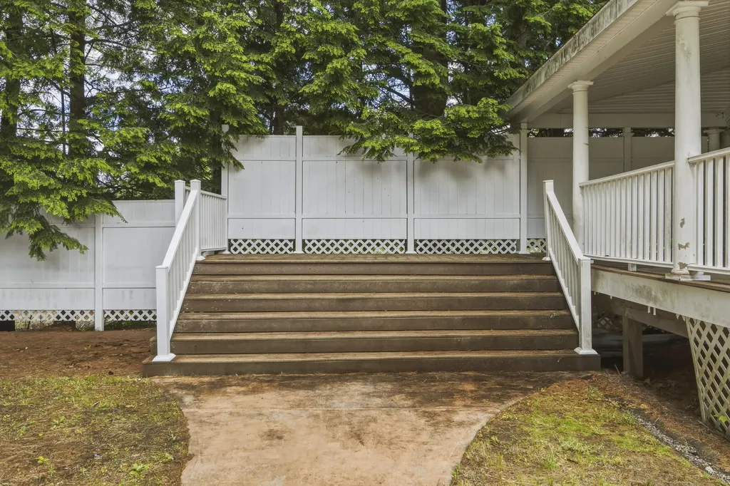 9 Hemlock Drive Topsham ME 04086
