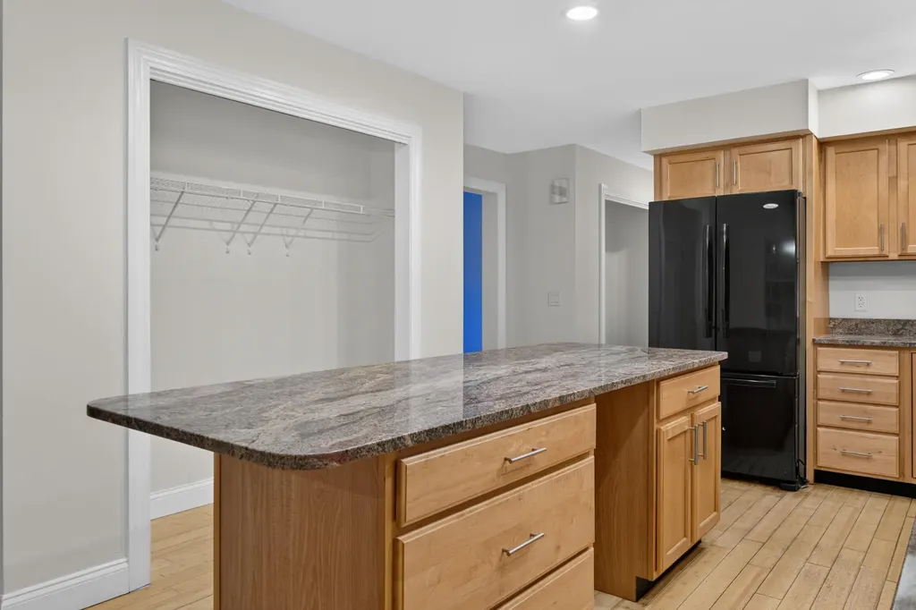 9 Hemlock Drive Topsham ME 04086