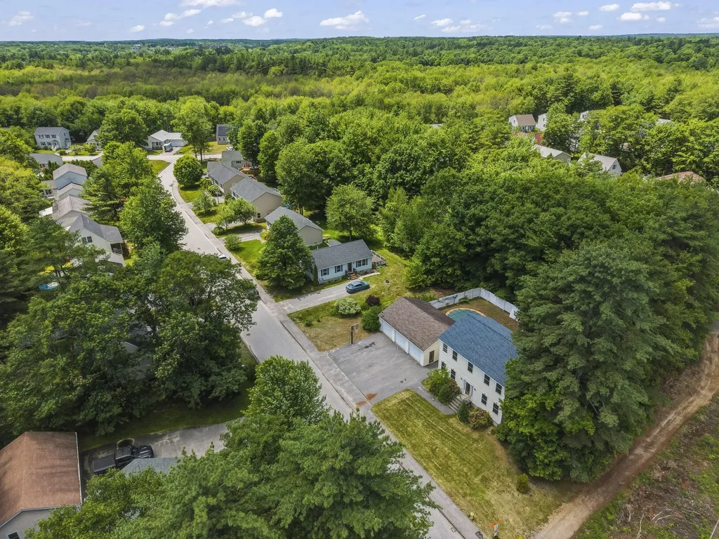 9 Hemlock Drive Topsham ME 04086