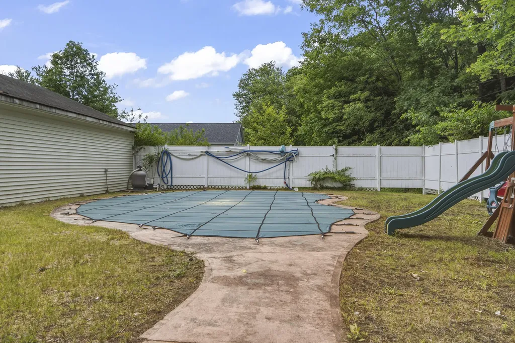 9 Hemlock Drive Topsham ME 04086