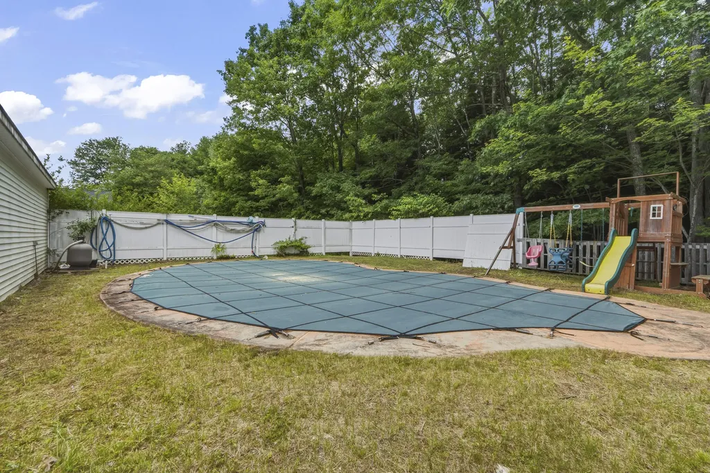 9 Hemlock Drive Topsham ME 04086