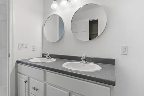 9 Hemlock Drive Topsham ME 04086