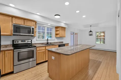 9 Hemlock Drive Topsham ME 04086
