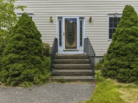 9 Hemlock Drive Topsham ME 04086