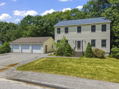 9 Hemlock Drive Topsham ME 04086