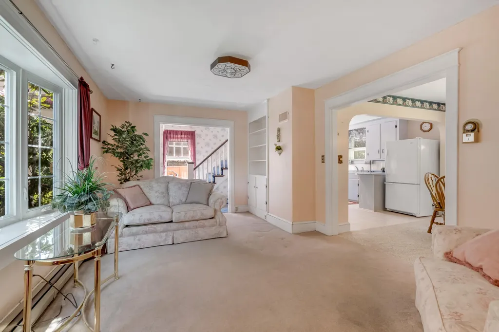 19 Beechwood Avenue Westbrook ME 04092