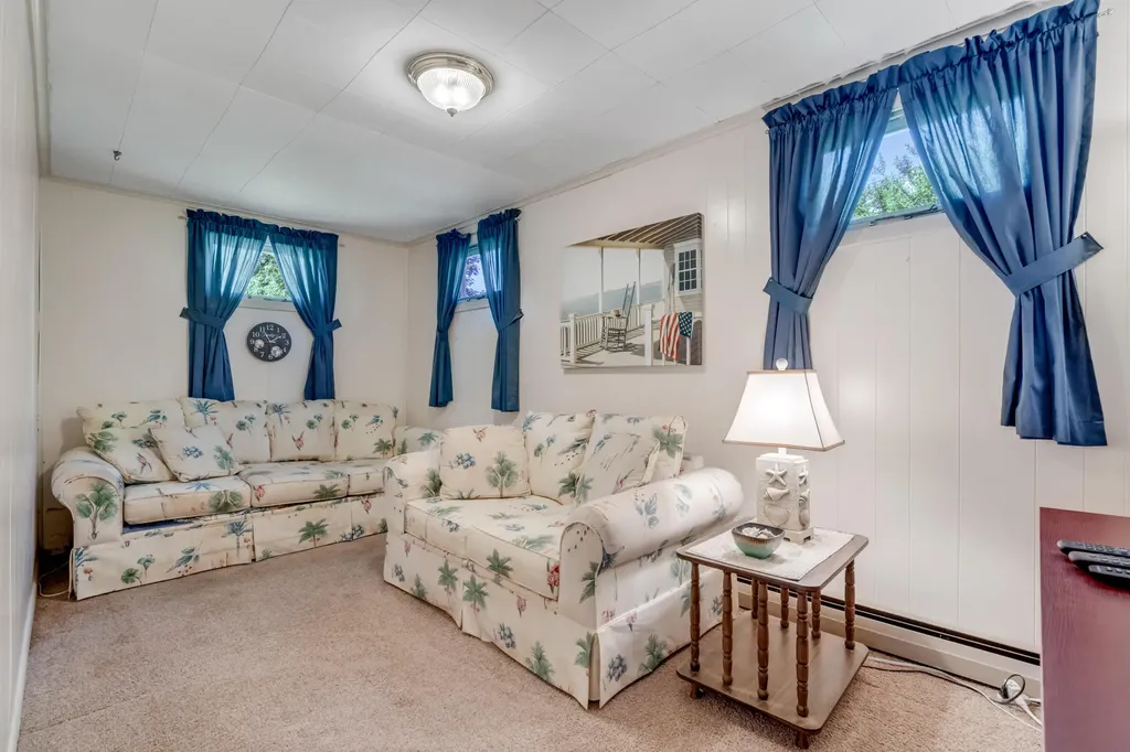 19 Beechwood Avenue Westbrook ME 04092