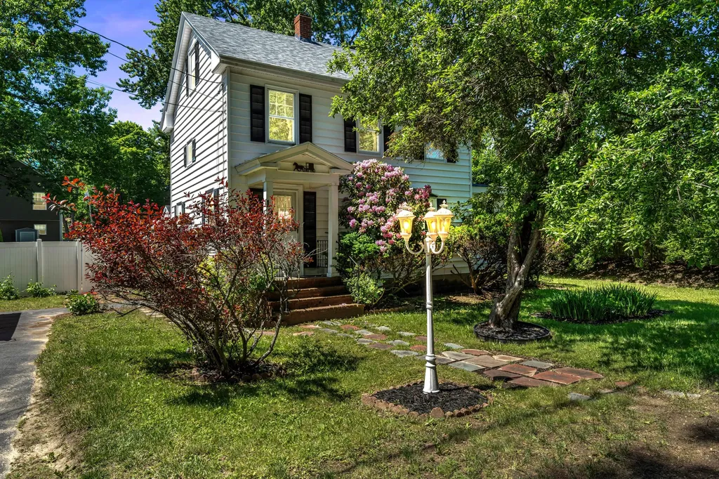 19 Beechwood Avenue Westbrook ME 04092