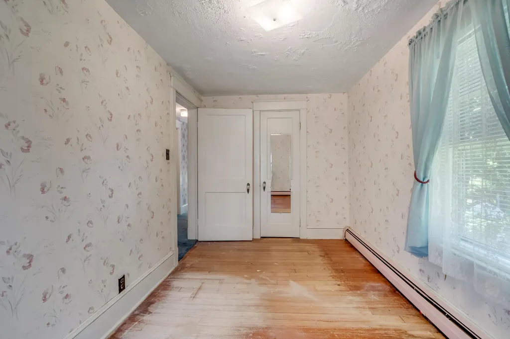 19 Beechwood Avenue Westbrook ME 04092
