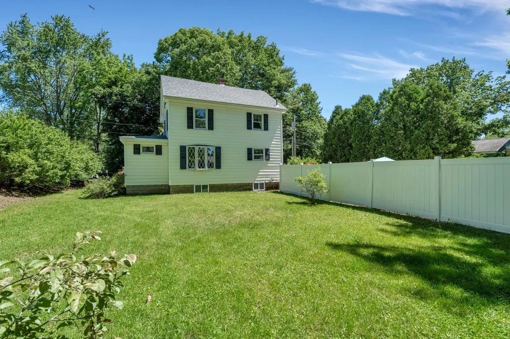 19 Beechwood Avenue Westbrook ME 04092