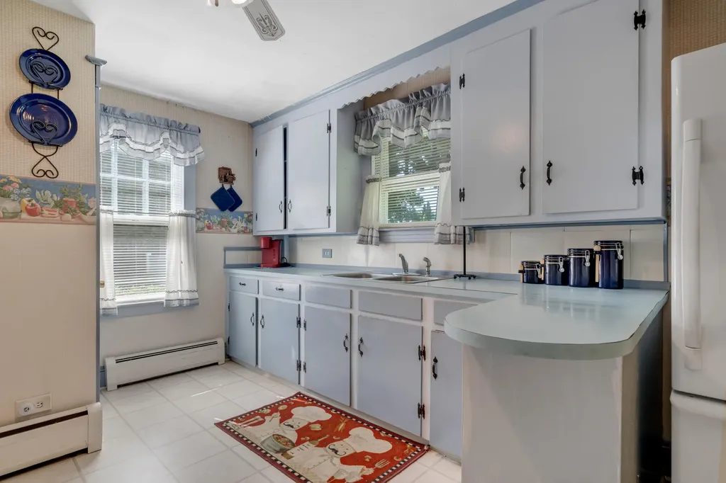 19 Beechwood Avenue Westbrook ME 04092