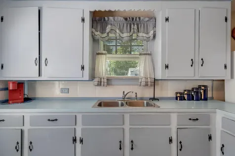 19 Beechwood Avenue Westbrook ME 04092