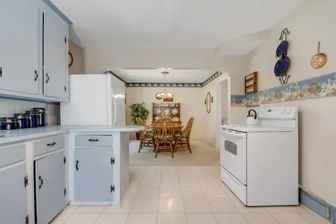 19 Beechwood Avenue Westbrook ME 04092