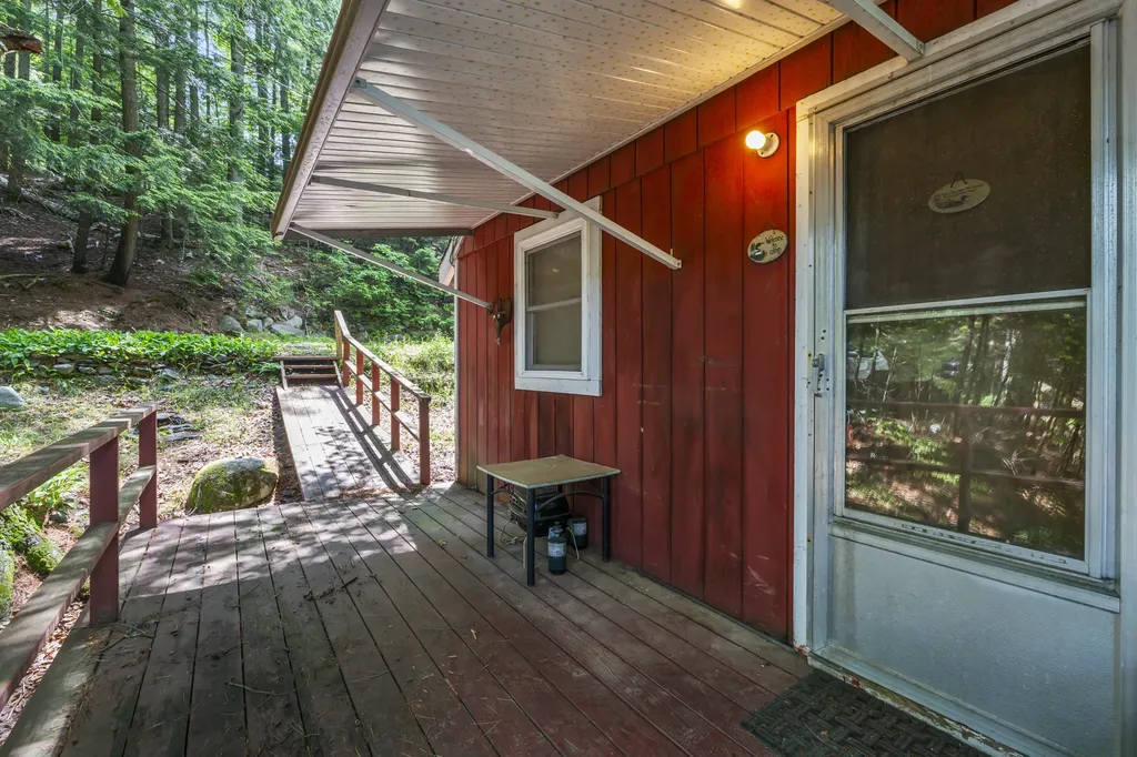 537 Sunflower Lane E Sidney ME 04330