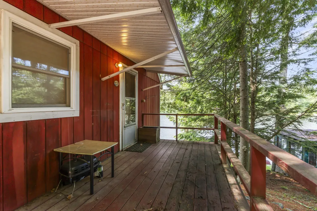 537 Sunflower Lane E Sidney ME 04330
