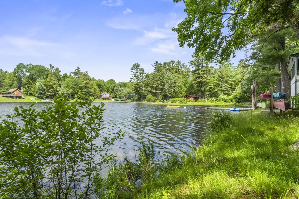 537 Sunflower Lane E Sidney ME 04330