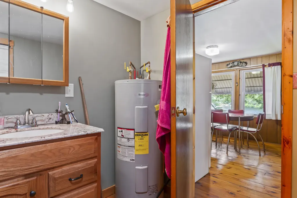 537 Sunflower Lane E Sidney ME 04330