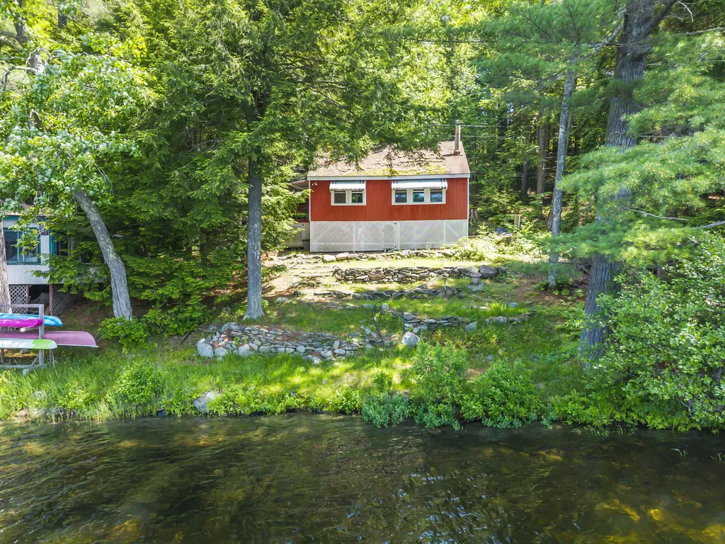 537 Sunflower Lane E Sidney ME 04330