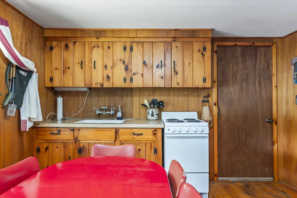 537 Sunflower Lane E Sidney ME 04330