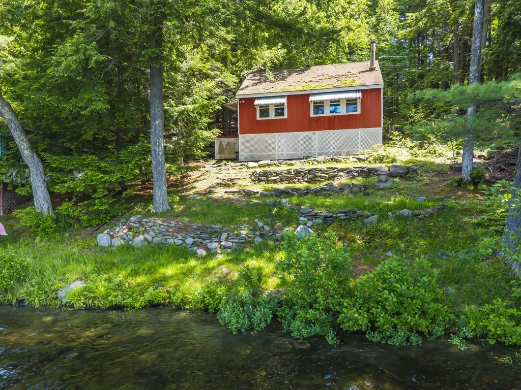 537 Sunflower Lane E Sidney ME 04330