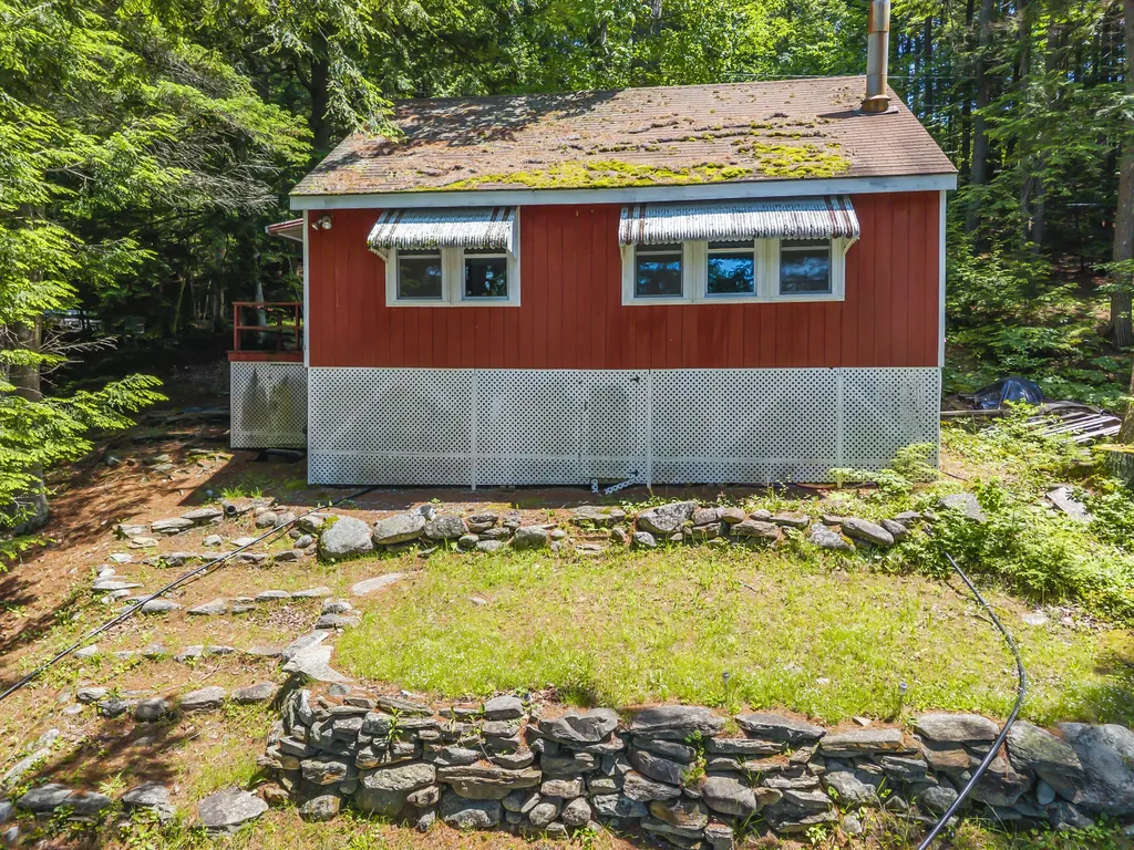537 Sunflower Lane E Sidney ME 04330