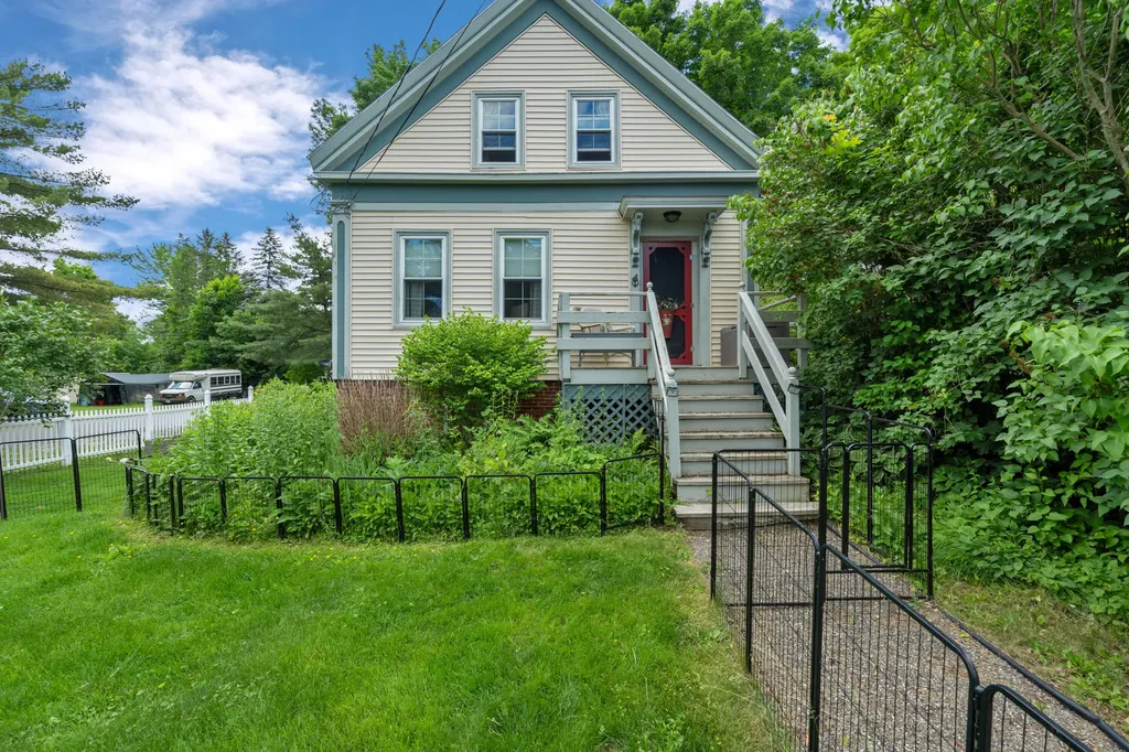1 Cross Street Richmond ME 04357