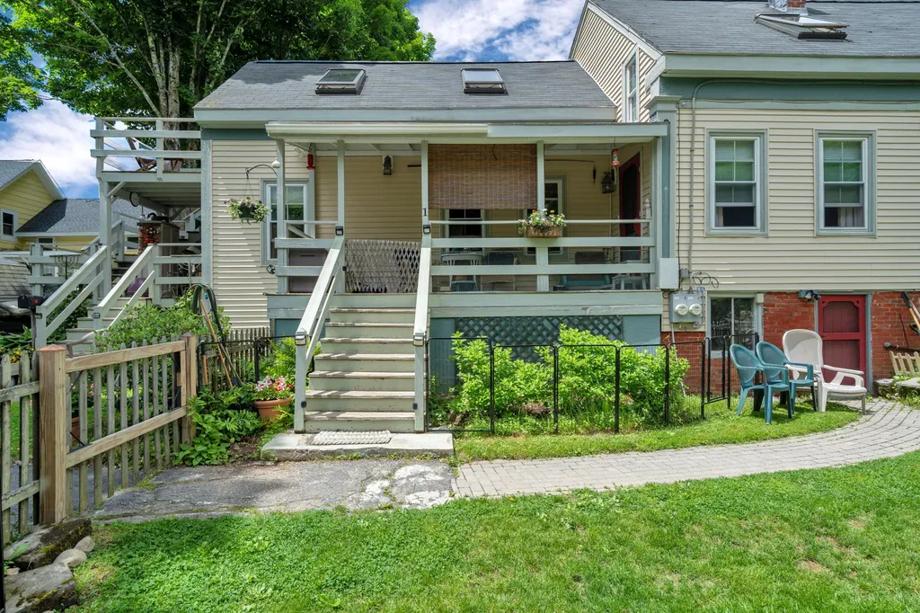 1 Cross Street Richmond ME 04357