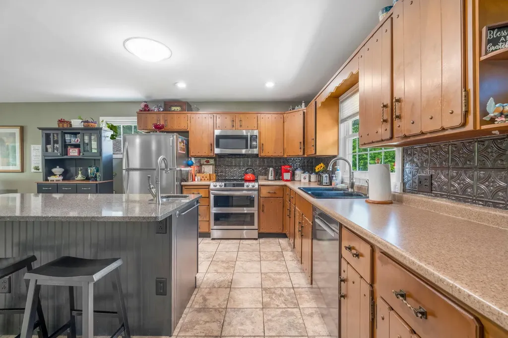 54 Blayne Street Dixfield ME 04224