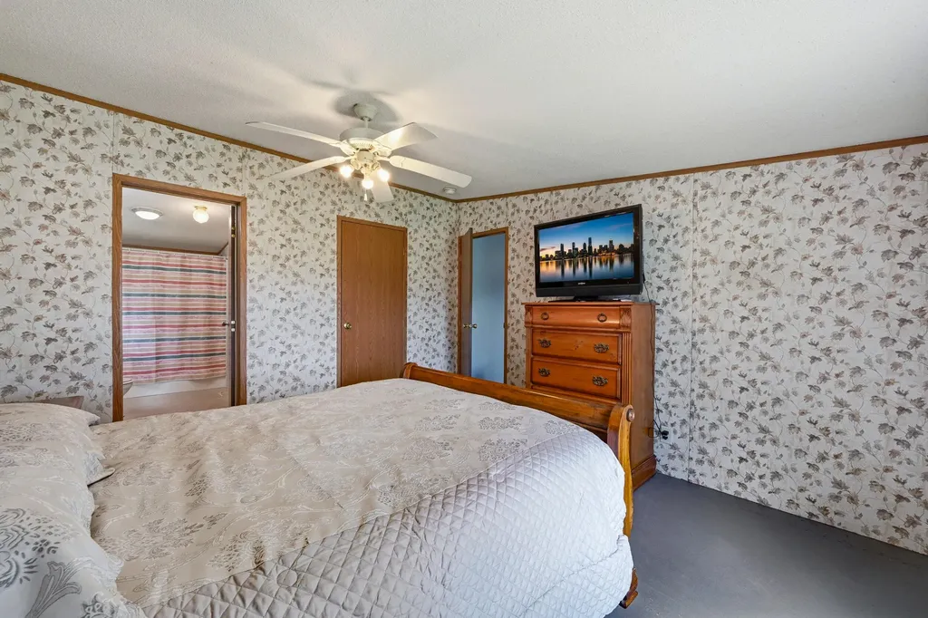 911 Main Street Monmouth ME 04259