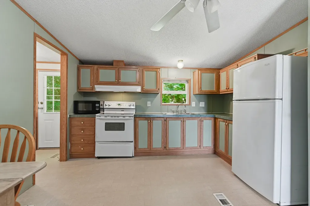 911 Main Street Monmouth ME 04259