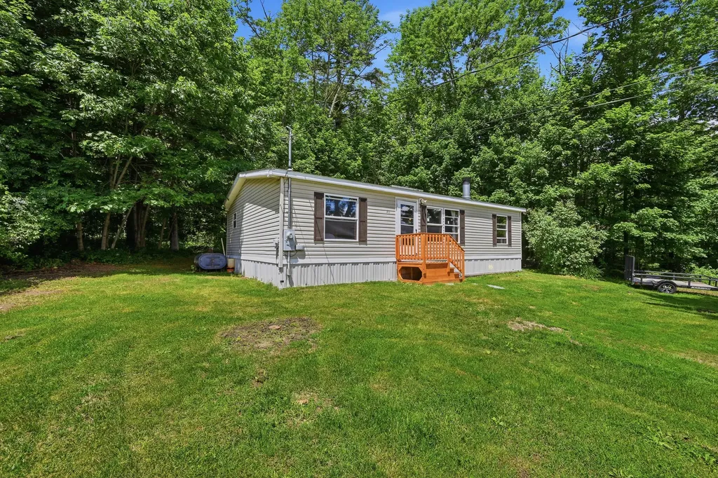 911 Main Street Monmouth ME 04259