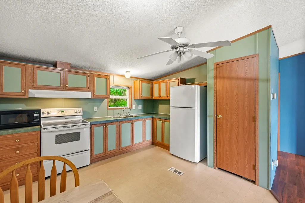 911 Main Street Monmouth ME 04259