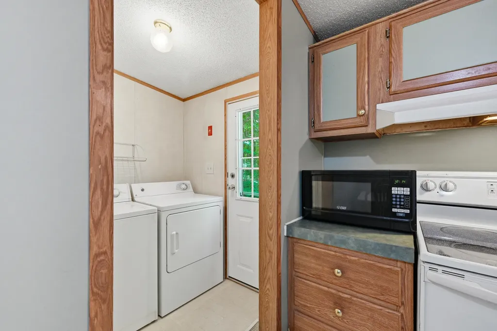 911 Main Street Monmouth ME 04259