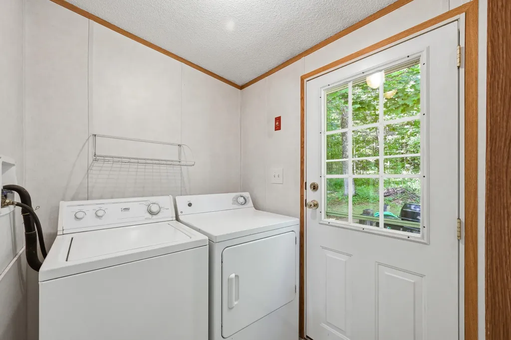 911 Main Street Monmouth ME 04259