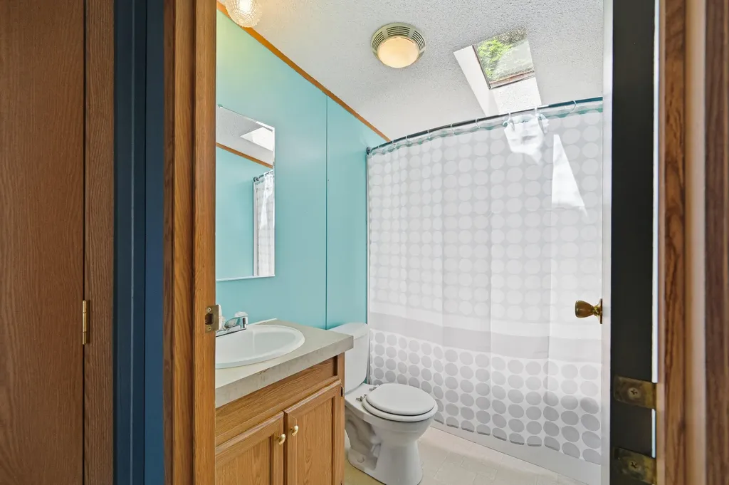 911 Main Street Monmouth ME 04259