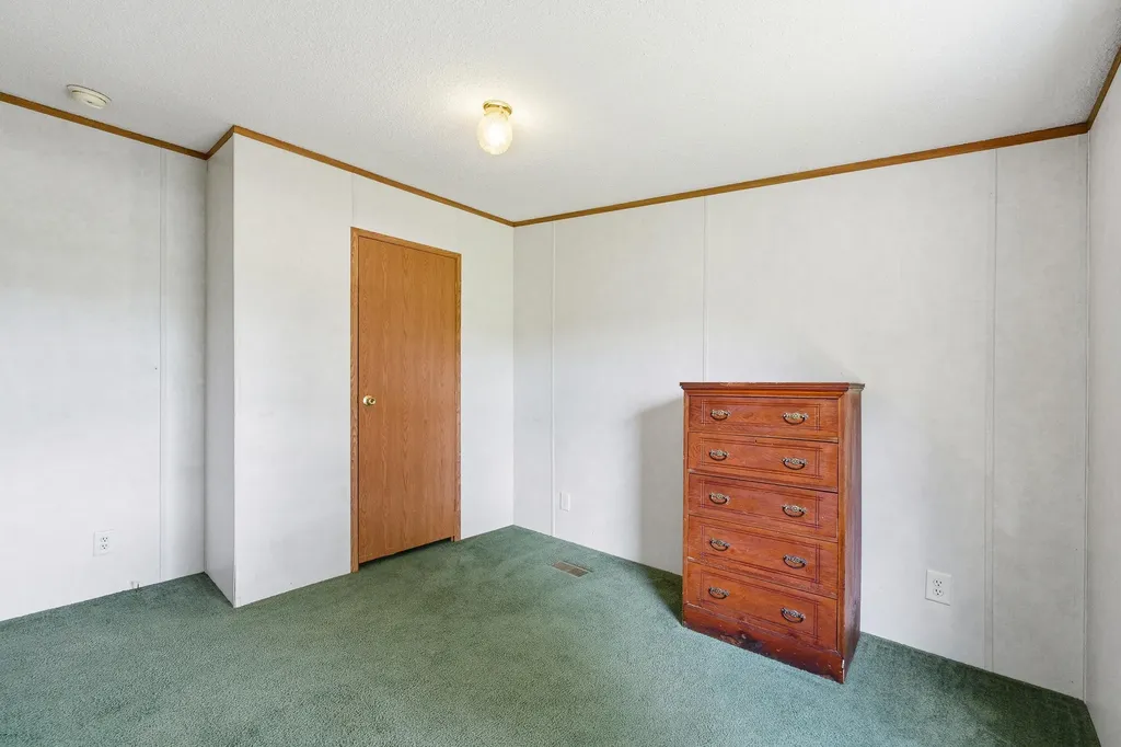 911 Main Street Monmouth ME 04259