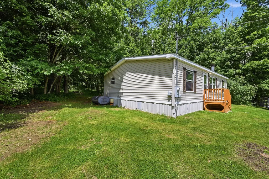 911 Main Street Monmouth ME 04259